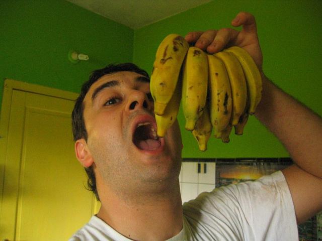 a Chuchi le gustaban tanto las bananitas misioneras.jpg
